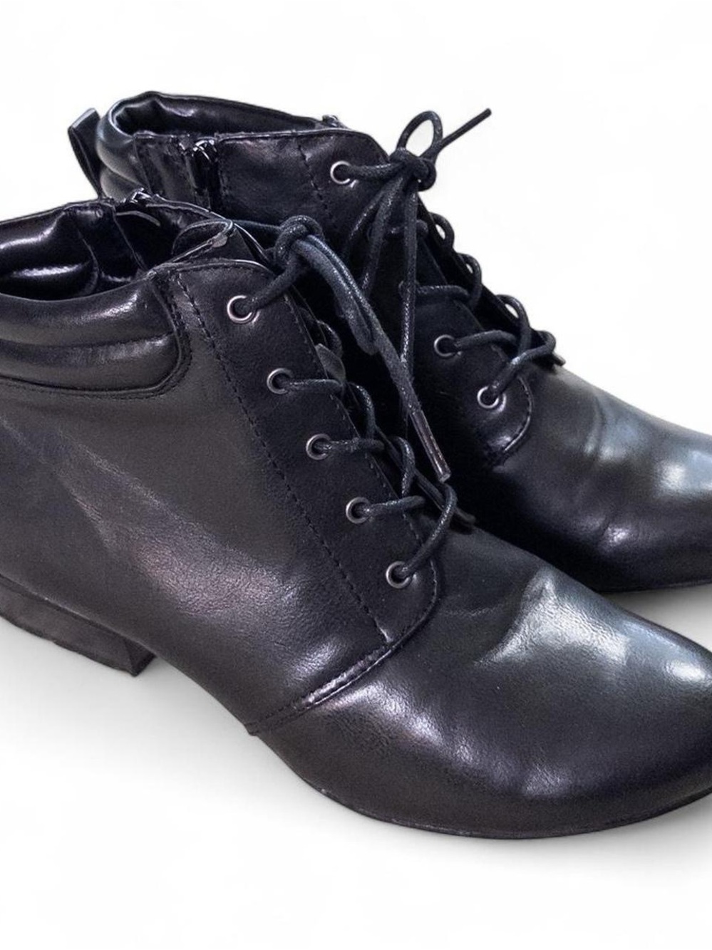 Yuu Black Lace Up Ankle Booties Womens Size 8.5 Low Heel Boots